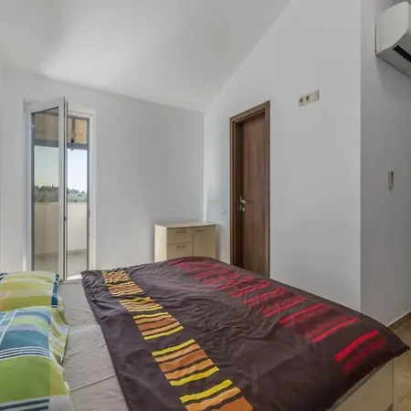 Holiday home In Novigrad With Private Pool