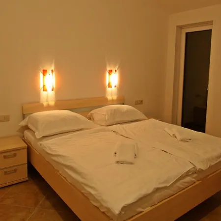 In Novigrad With Private Pool Holiday home Filipac